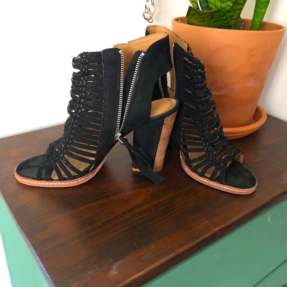 Dolce Vita Amina Sandal -  black, 9